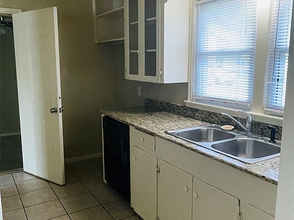 5th image of 3534 S Jamestown Ave