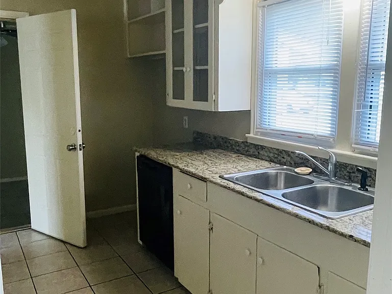 3534 S Jamestown Ave — Photo 5