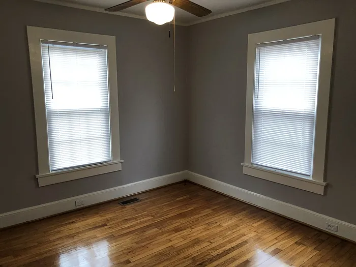 542 E Black St — Photo 6