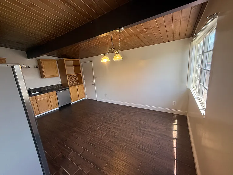 9712 Saint George St — Photo 12
