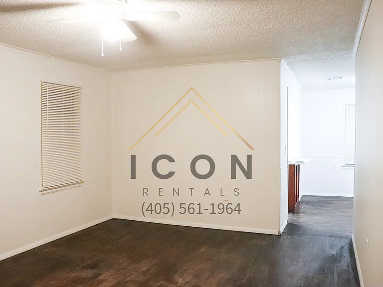 1108 W Warren St — Photo 5