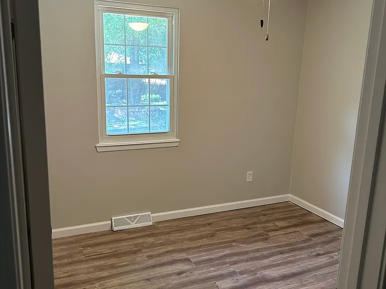 309 SW Shamrock Pl — Photo 9