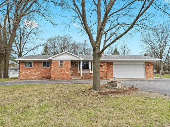 3024 Potter Rd, Wixom, MI 48393