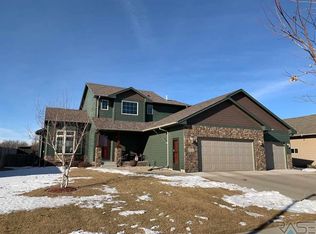 1601 S Kinderhook Ave, Sioux Falls, SD 57106