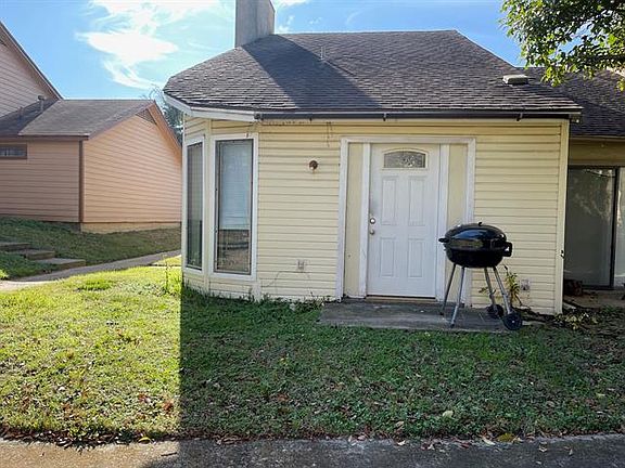 3rd image of 1515 Grantbrook Ln