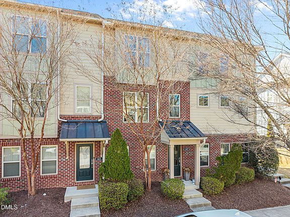 2nd image of 1417 Crafton Way