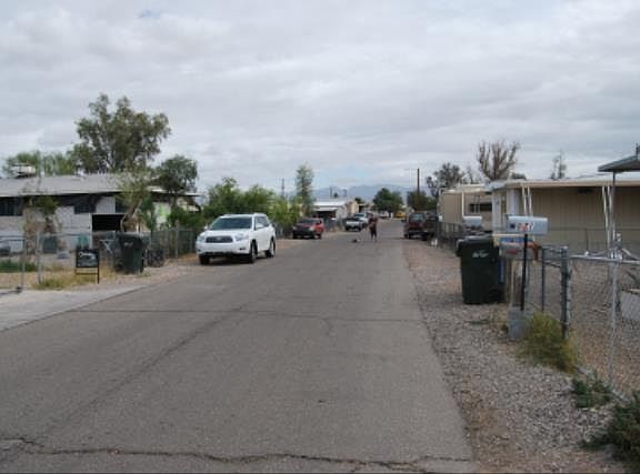 4th image of 571 Silver Ln