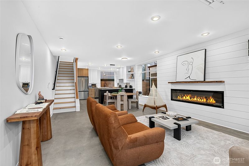 2nd image of 5011 Fauntleroy Way SW #B