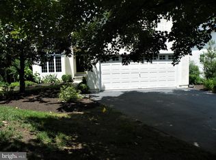 39 Ridgeview Rd, Newtown Square, PA 19073