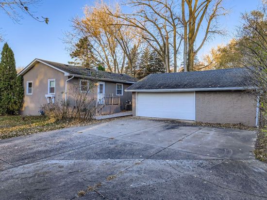 2139 Soderville Dr NE, Ham Lake, MN 55304