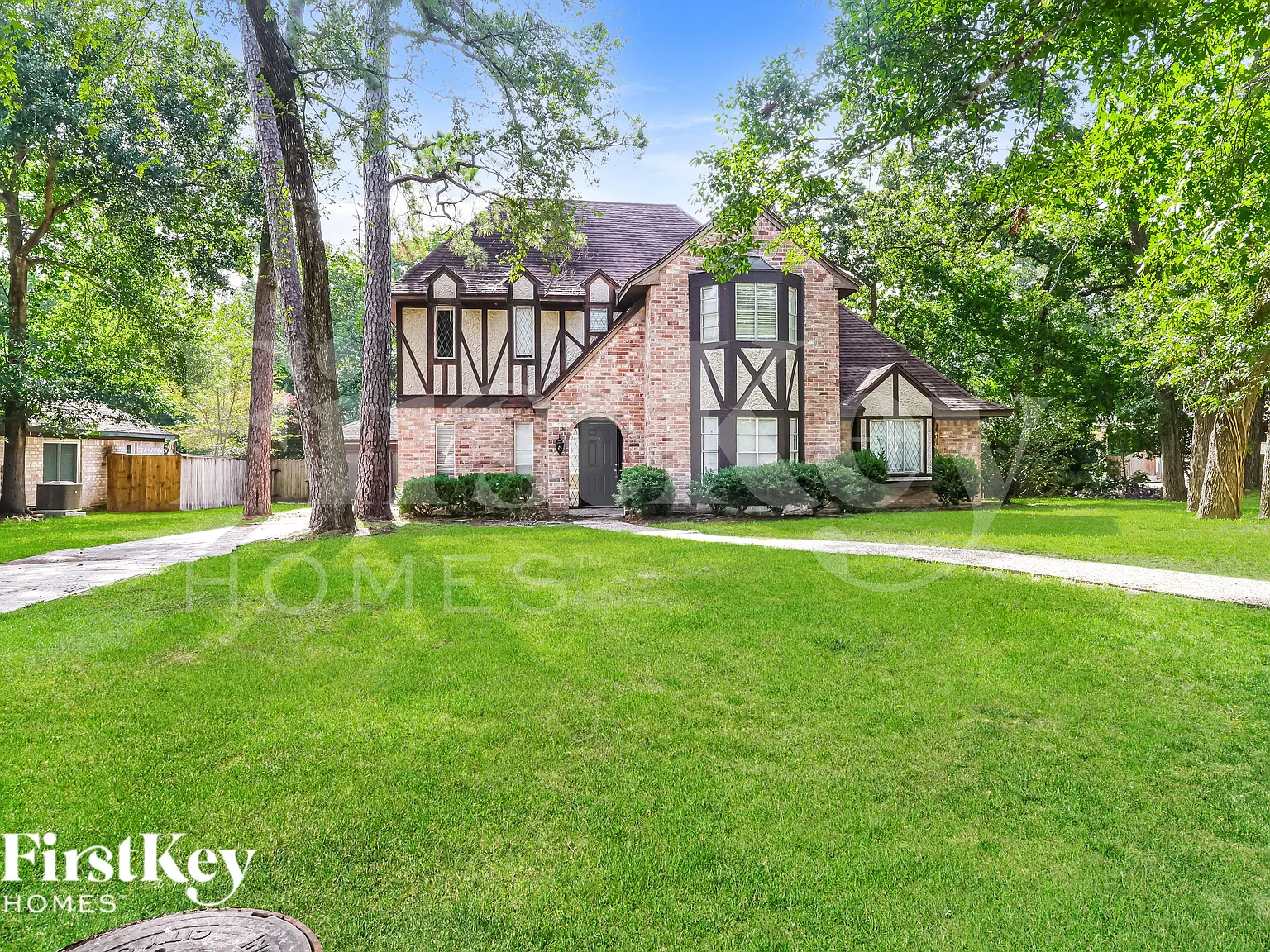 5 bed, 2.5 bath, 2497 sqft, $2,320 — Photo 2