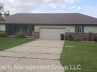 649 W Pearl St, Seymour, WI 54165