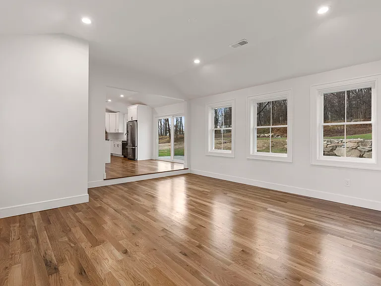52 Curtis Rd — Photo 10