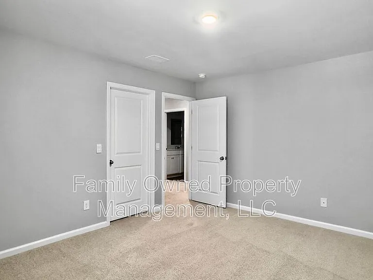 422 Blue Elderberry Run — Photo 32