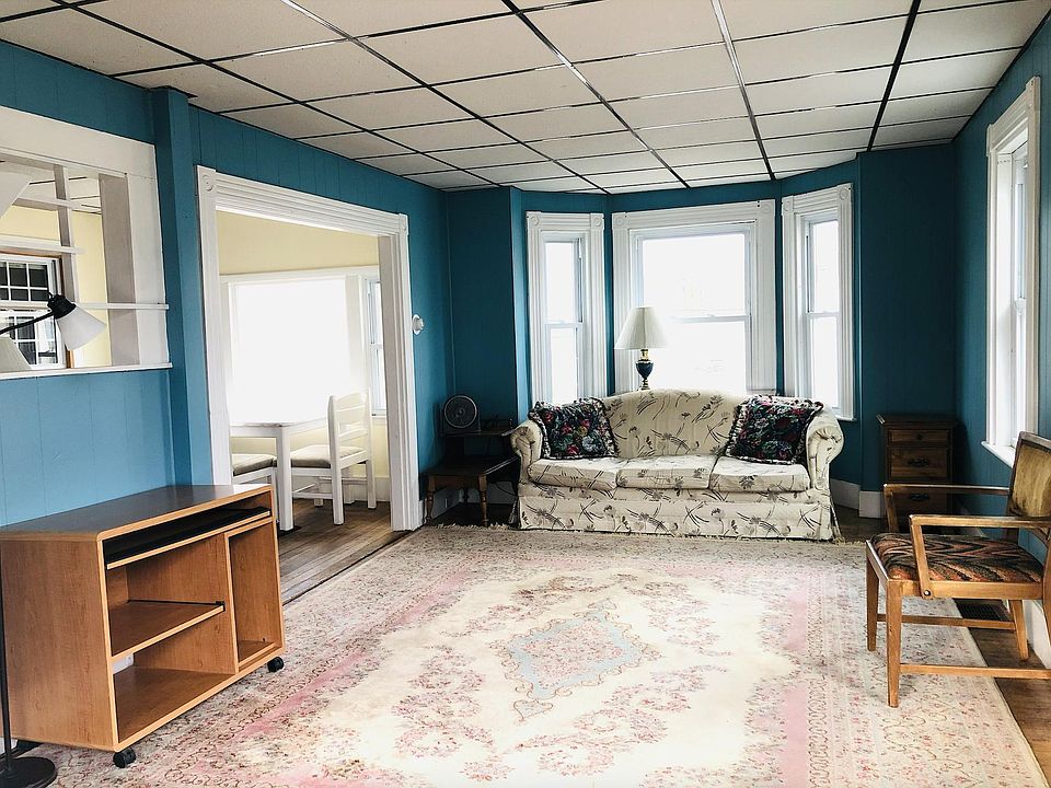 spacious living room