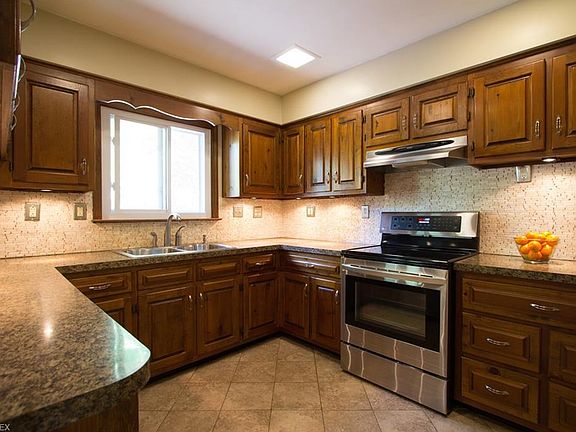 2nd image of 5880 Dorrwood Dr