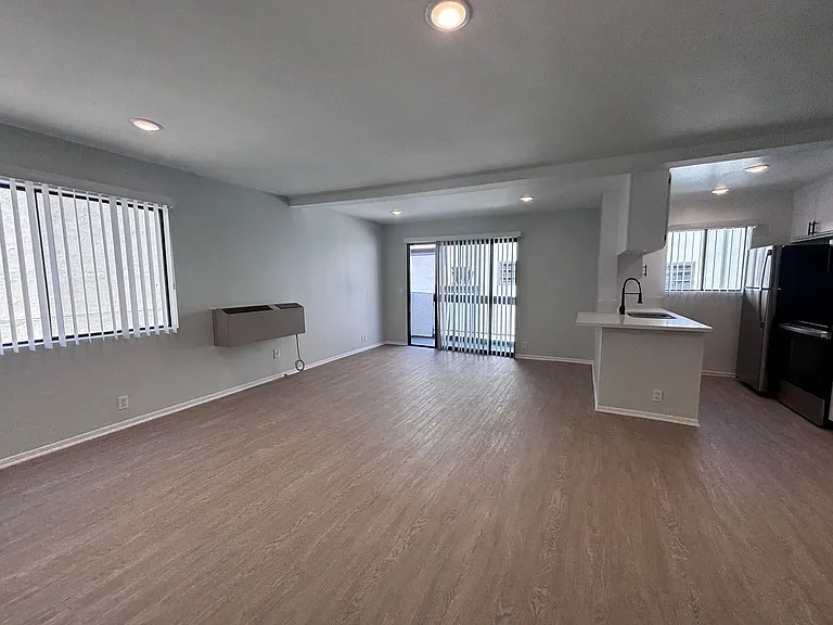 132 Clark Dr — Photo 9