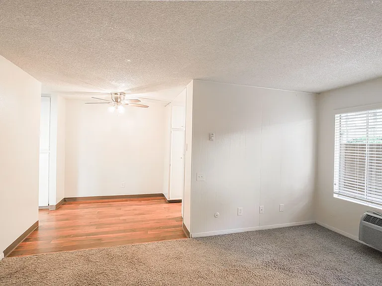 Parkview Poway Apartments — Photo 10