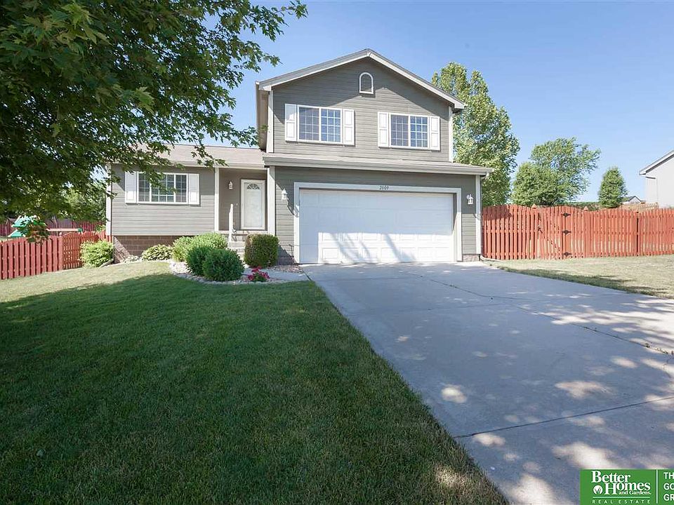 1st image of 2809 W Parkside Dr