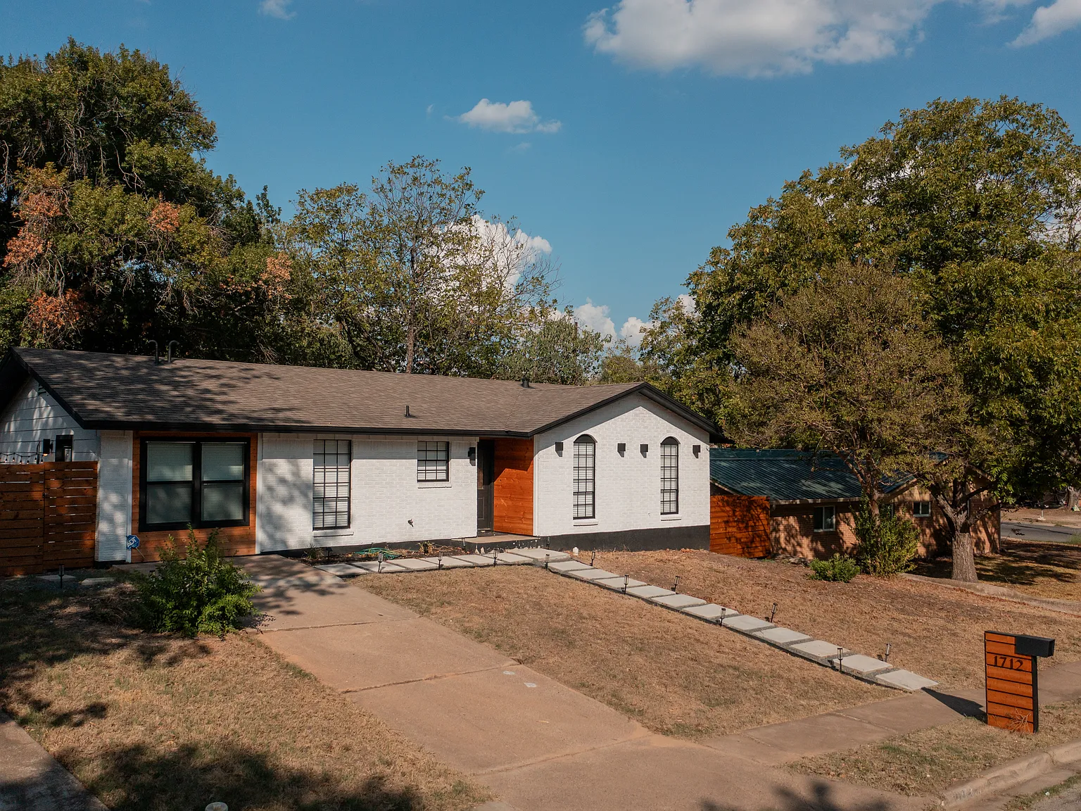 3 bed, 1744 sqft, $2,750 — Photo 2