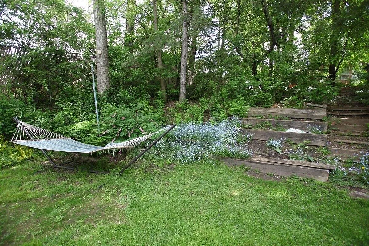 3 bed, 2.0 bath, 1918 sqft, $2,600 — Photo 4