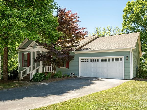 2nd image of 5 Hoolet Ct