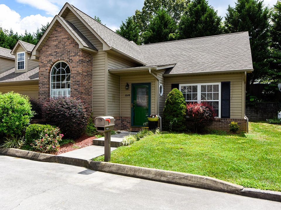 1st image of 1028 Silver Creek Ln