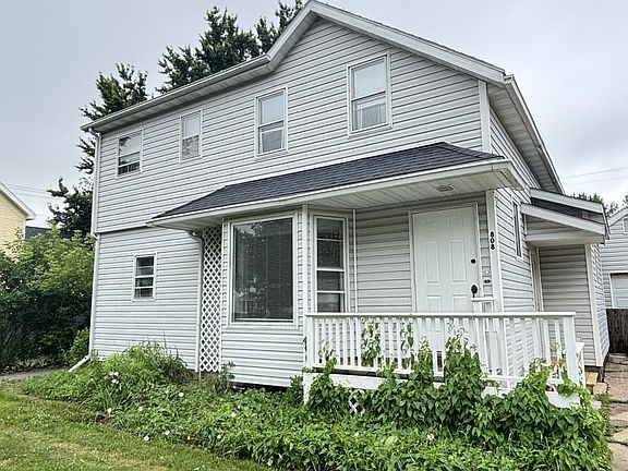 2nd image of 808 Le Messurier St
