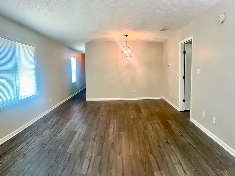 1612 Riverside Trl NE — Photo 5