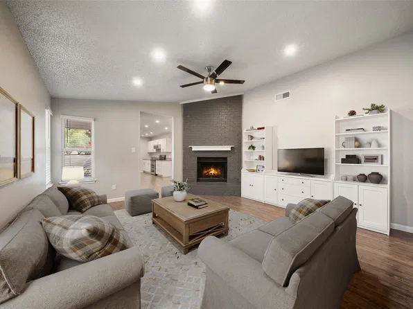 2313 Markland St, Irving, TX 75060