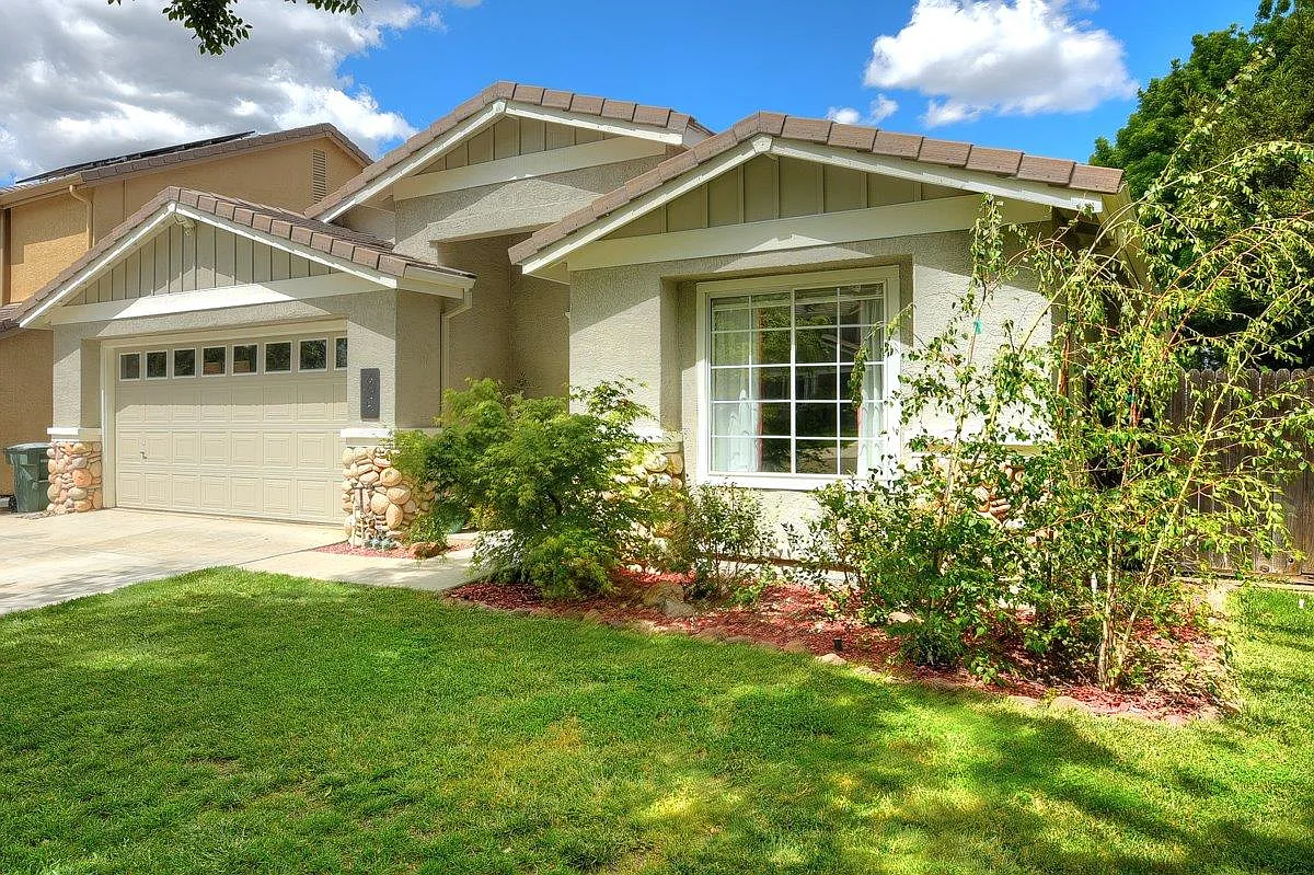 425 Glenbriar Cir photo 1