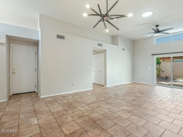 4354 E Samantha Dr — Photo 5