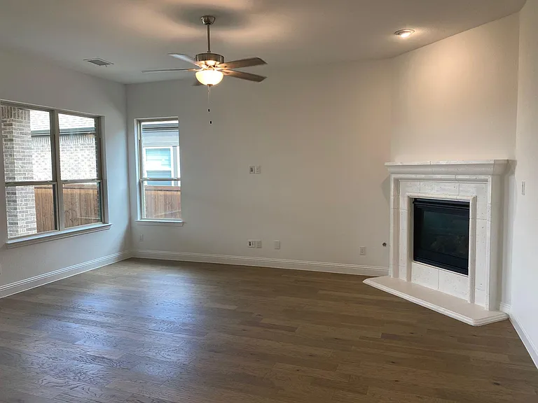 905 Amy Blvd — Photo 6