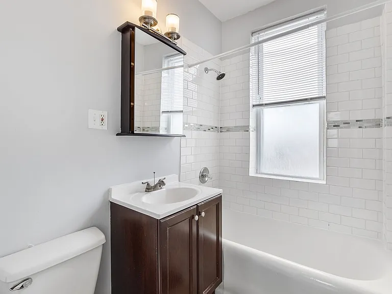 The Kenmore on Edgewater — Photo 89