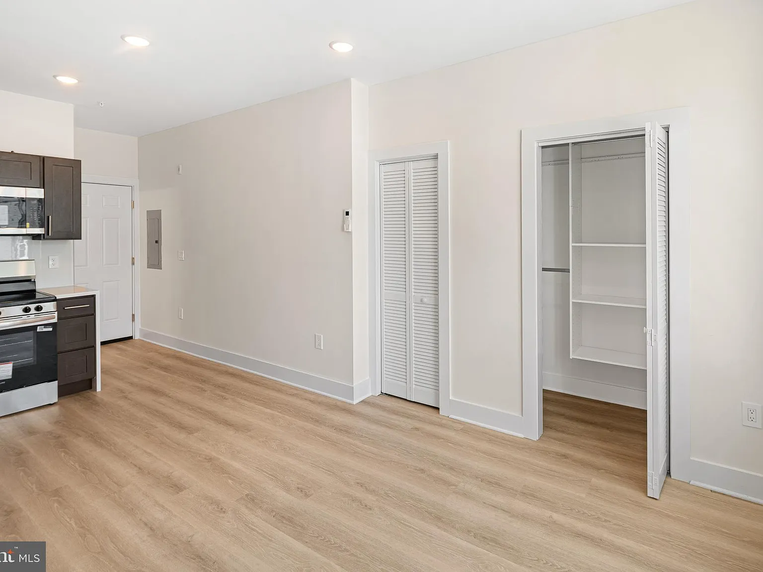 Studio, 261 sqft, $895 — Photo 4