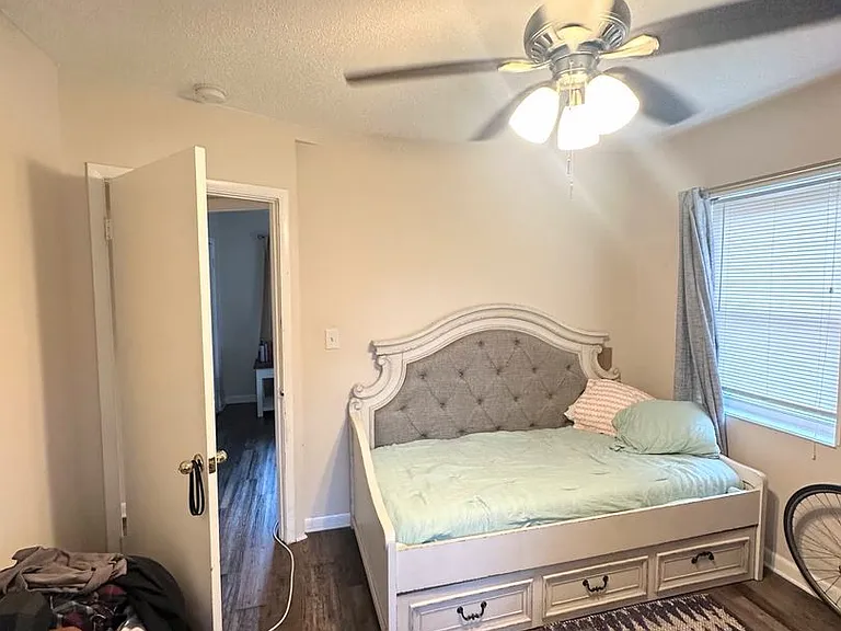 2120 Eliasberg St — Photo 10