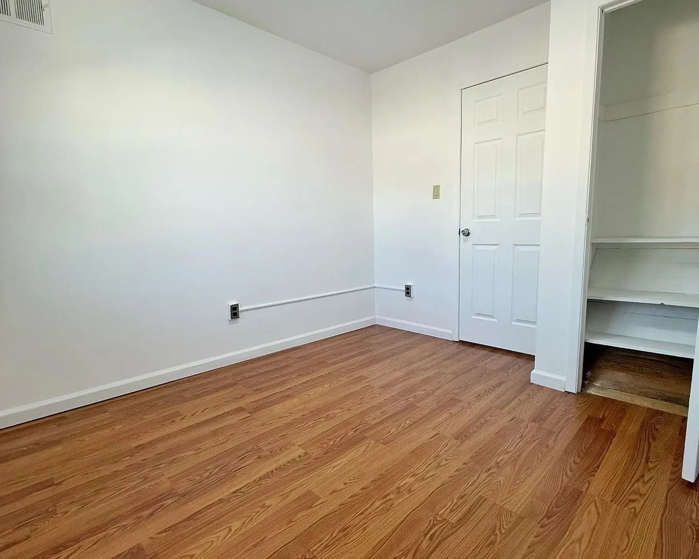 3 bed, 900 sqft, $3,000 — Photo 4