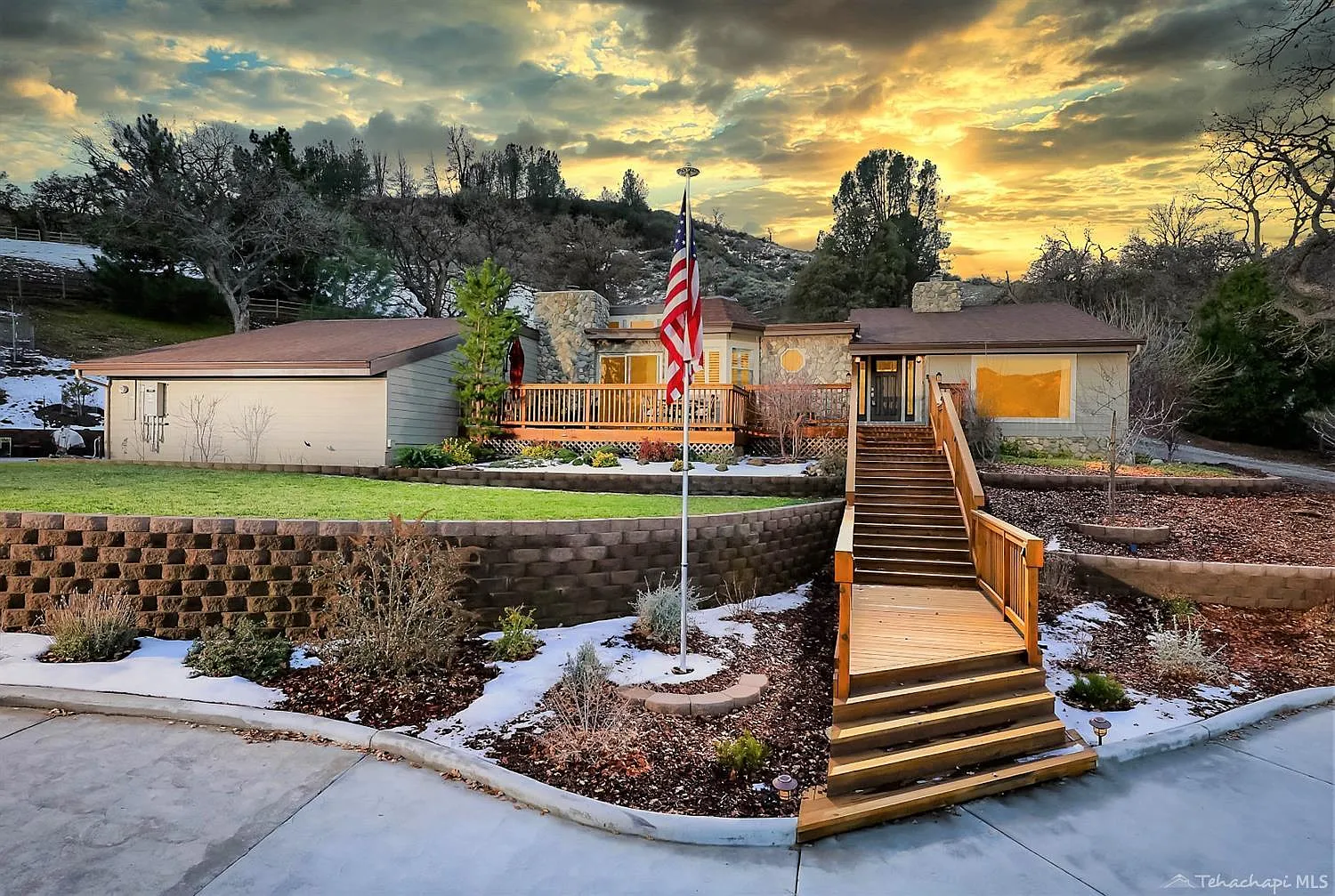 30200 Sunland Way photo 1