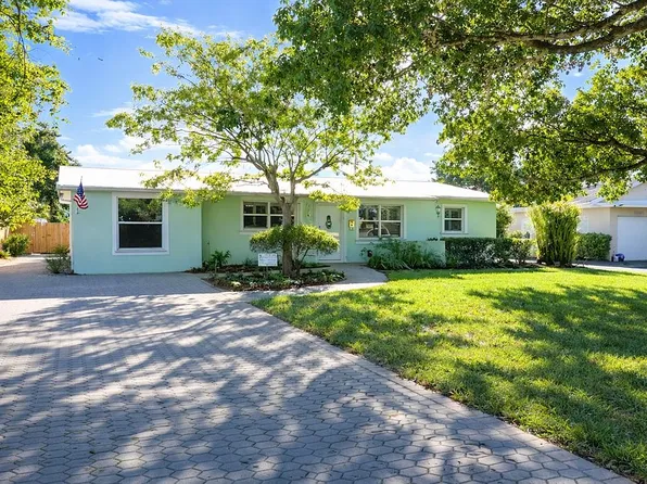 1270 11th St N, Naples, FL 34102