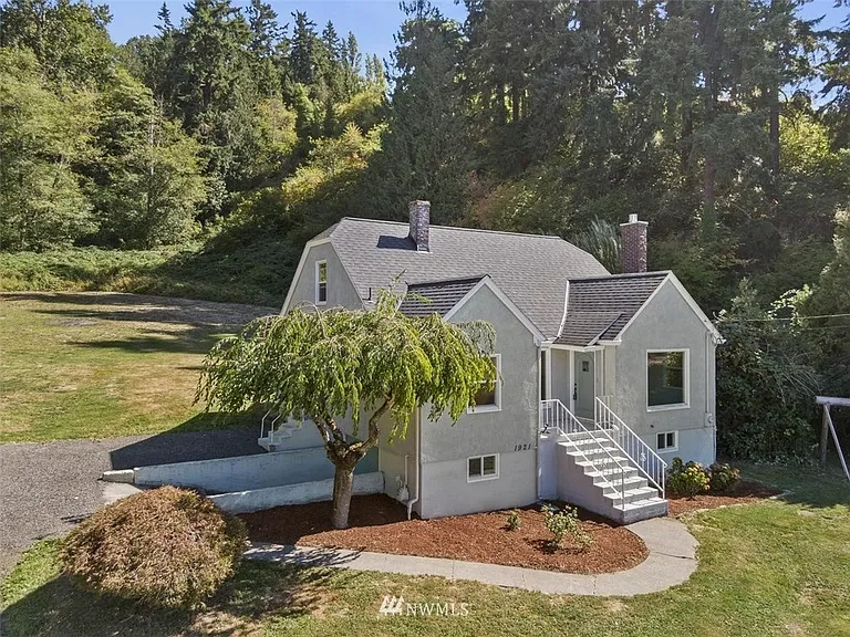 1921 E Valley Hwy — Photo 27