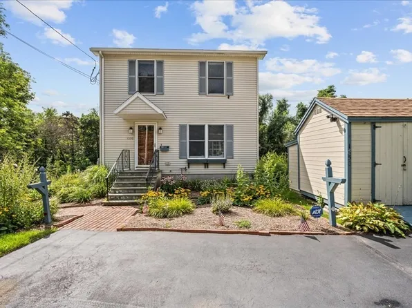 1350 Pleasant St, Worcester, MA 01602