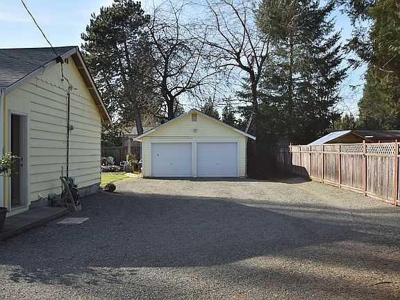 Detached Garage 20’X30’