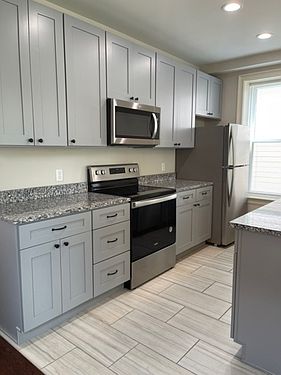 1st image of 4439 Swan St