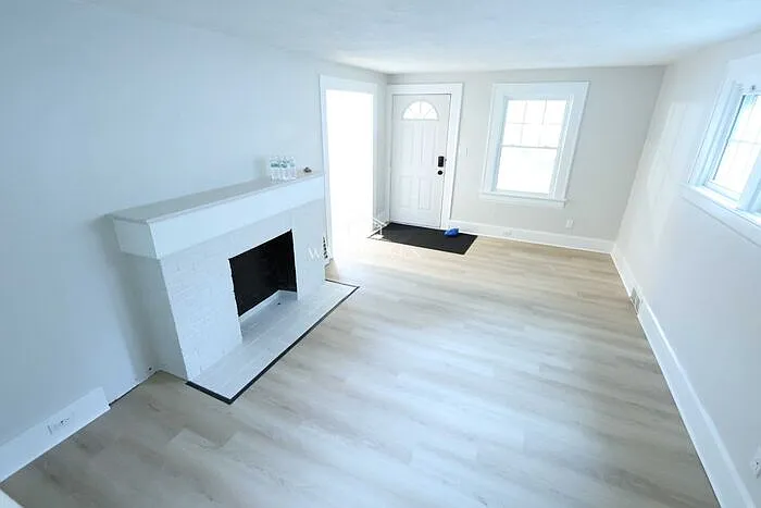961 Lawton St — Photo 2