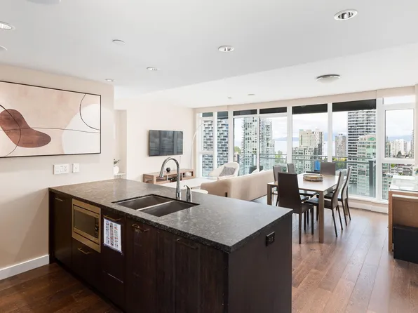 1372 Seymour St #2602, Vancouver, BC V6B 0L1