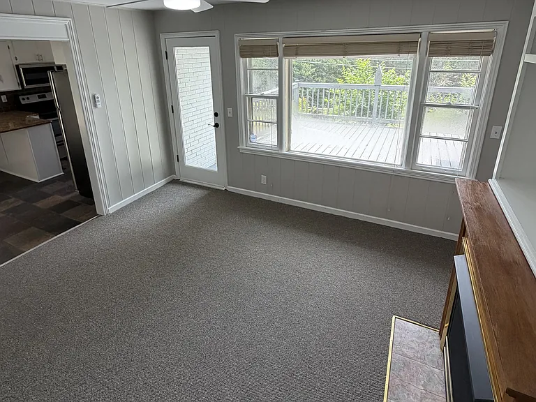 Study w/ gas fireplace