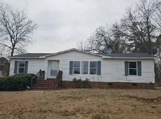 15 Tryon Ct W, Spring Lake, NC 28390