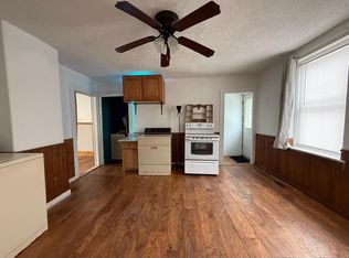 977 Riverside Dr #B, North Grosvenordale, CT 06255
