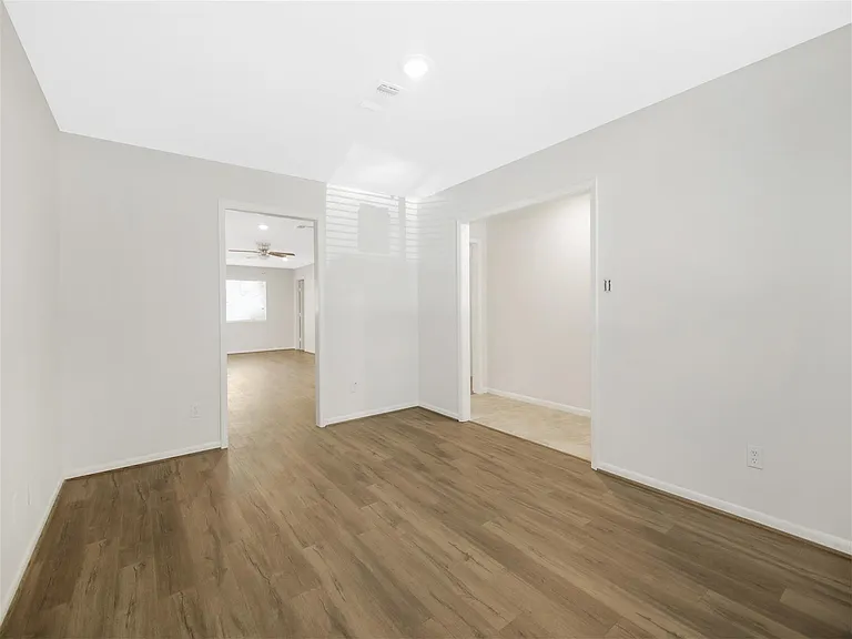 5830 Ettrick Dr — Photo 3