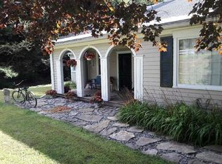 55 Lakeview Rd, Shutesbury, MA 01072